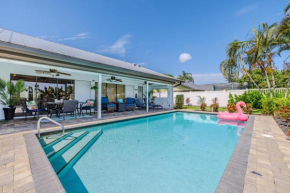 2 Mi to Marina Home with Patio in North Fort Myers!